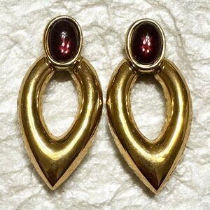 Vintage Signed Napier Purple Pink Cabochon Gold Tone Dangle Earrings